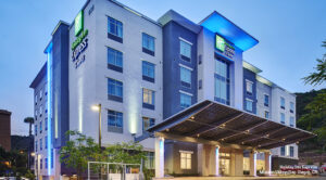 Holiday Inn MV - 1
