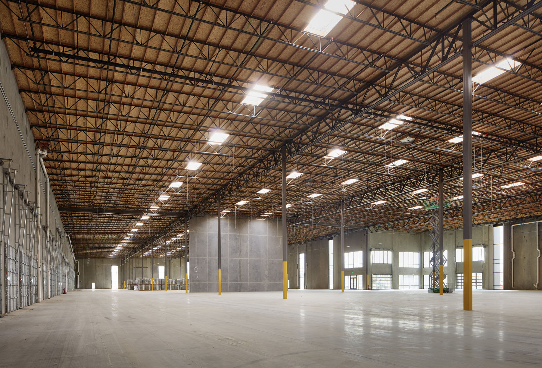 Dempsey Frontera Warehouse 0415